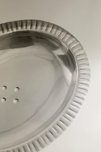 WAVY METAL BATHROOM SOAP DISH