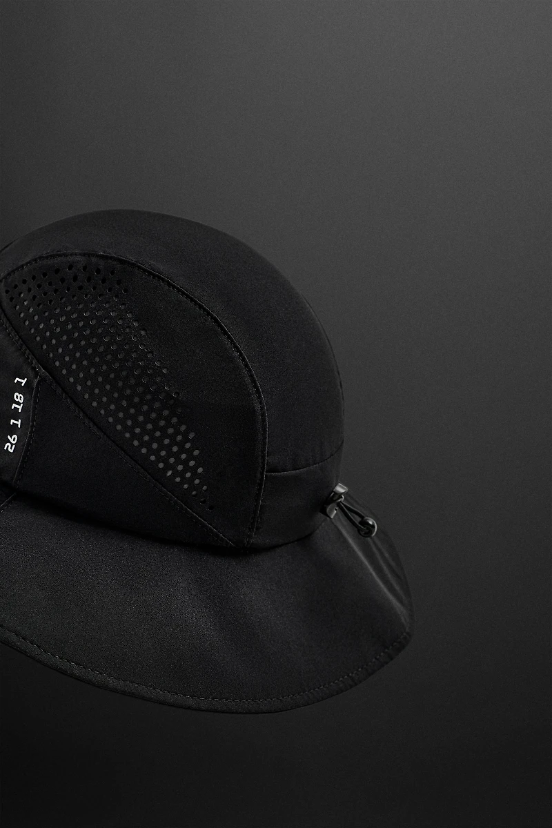 TECHNICAL BUCKET HAT