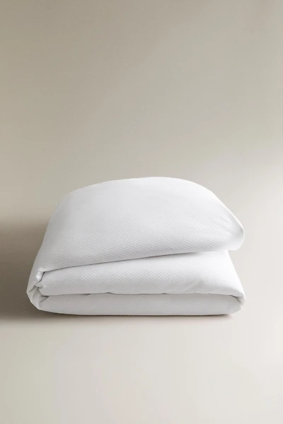 EMBOSSED COTTON BEDSPREAD