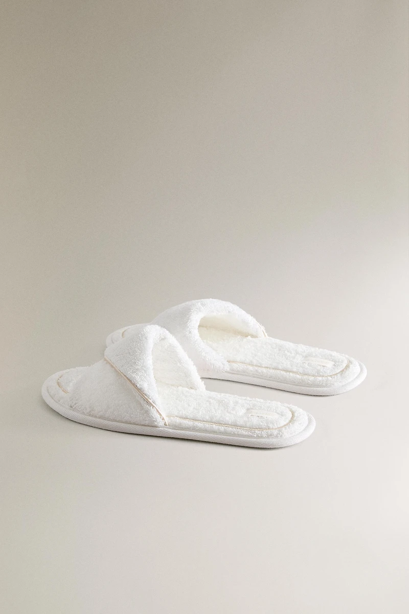 TERRYCLOTH SLIDERS WITH PIPING