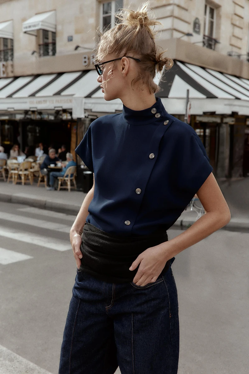 CONTRAST BUTTON SHIRT