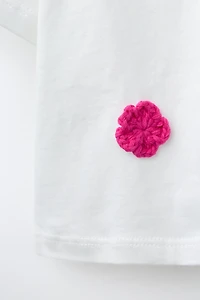 CROCHET FLOWER T-SHIRT