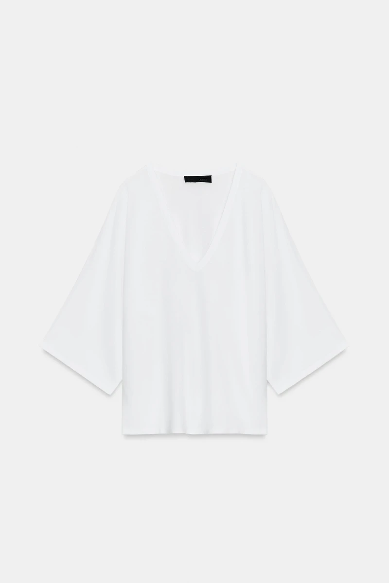 PULL EN MAILLE FLUIDE À COL V
