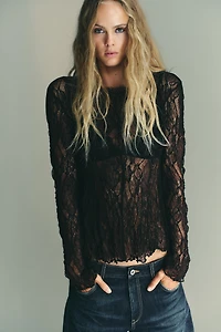 LACE TOP