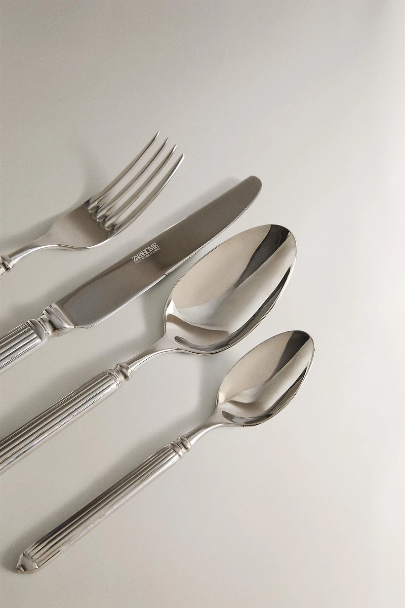 4-PIECE RIBBED STEEL FLATWARE SET