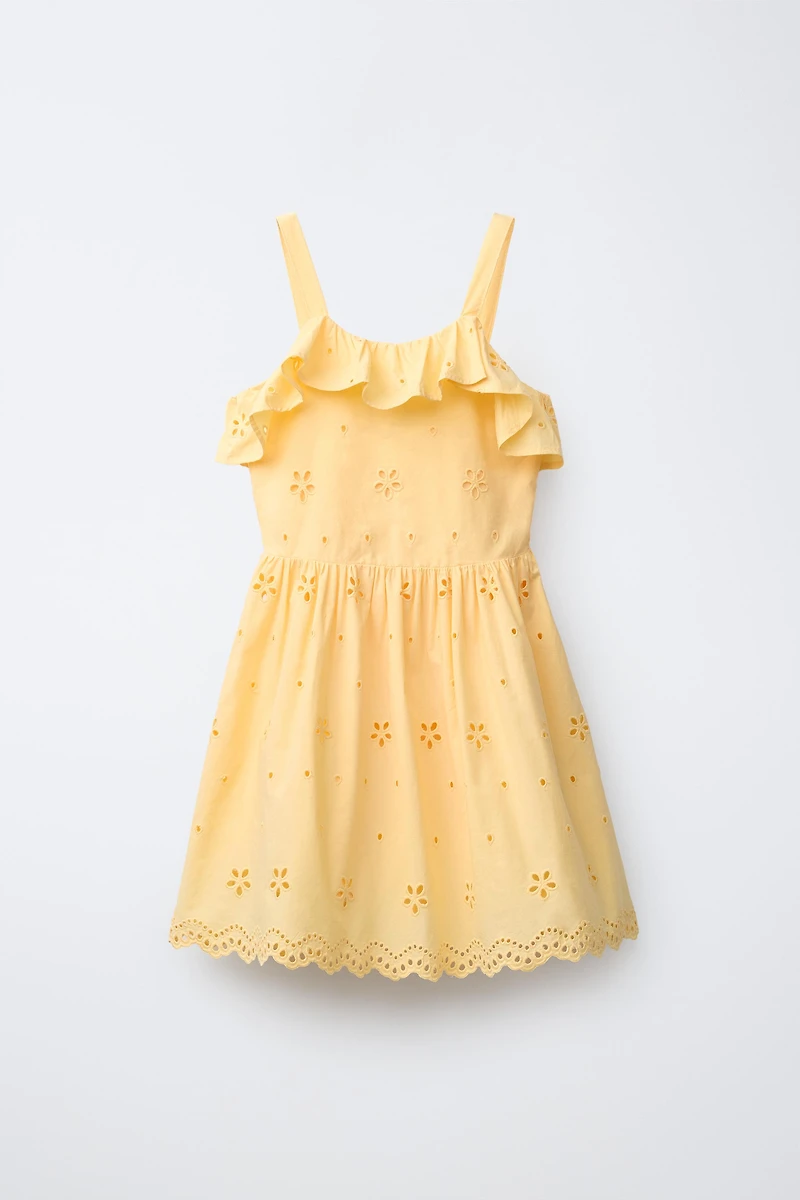 ROBE BRODÉE SCHIFFLY À VOLANTS