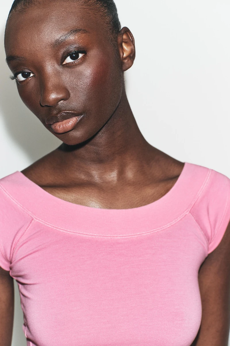 BOAT NECK TOP