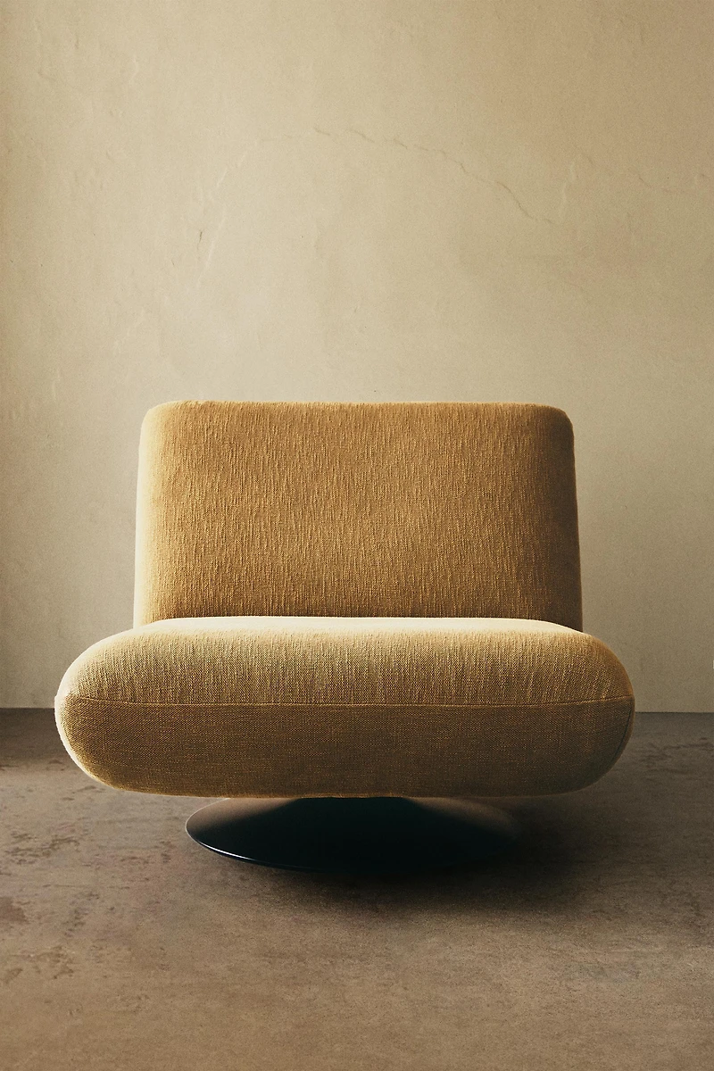 SWIVEL ACCENT CHAIR