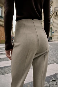 PANTS WITH A HIGH WAIST
