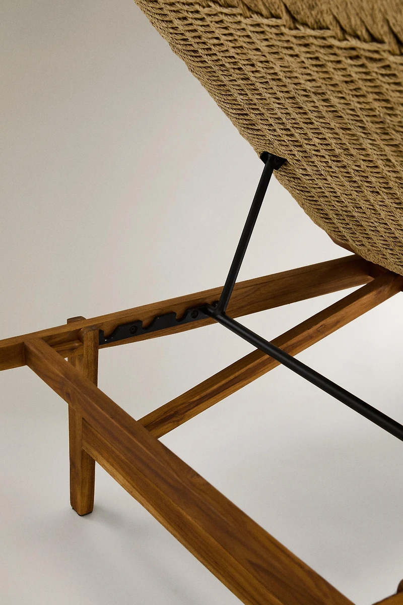 OUTDOOR TEAK LOUNGER