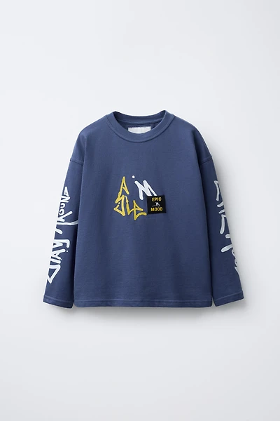 GRAFFITI LABEL DETAIL T-SHIRT