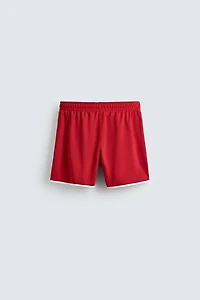 SHORT À LISERÉS CONTRASTANTS