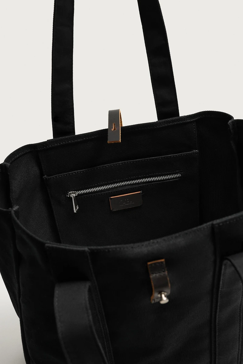 FABRIC SHOPPER WITH LEATHER CLOSURE