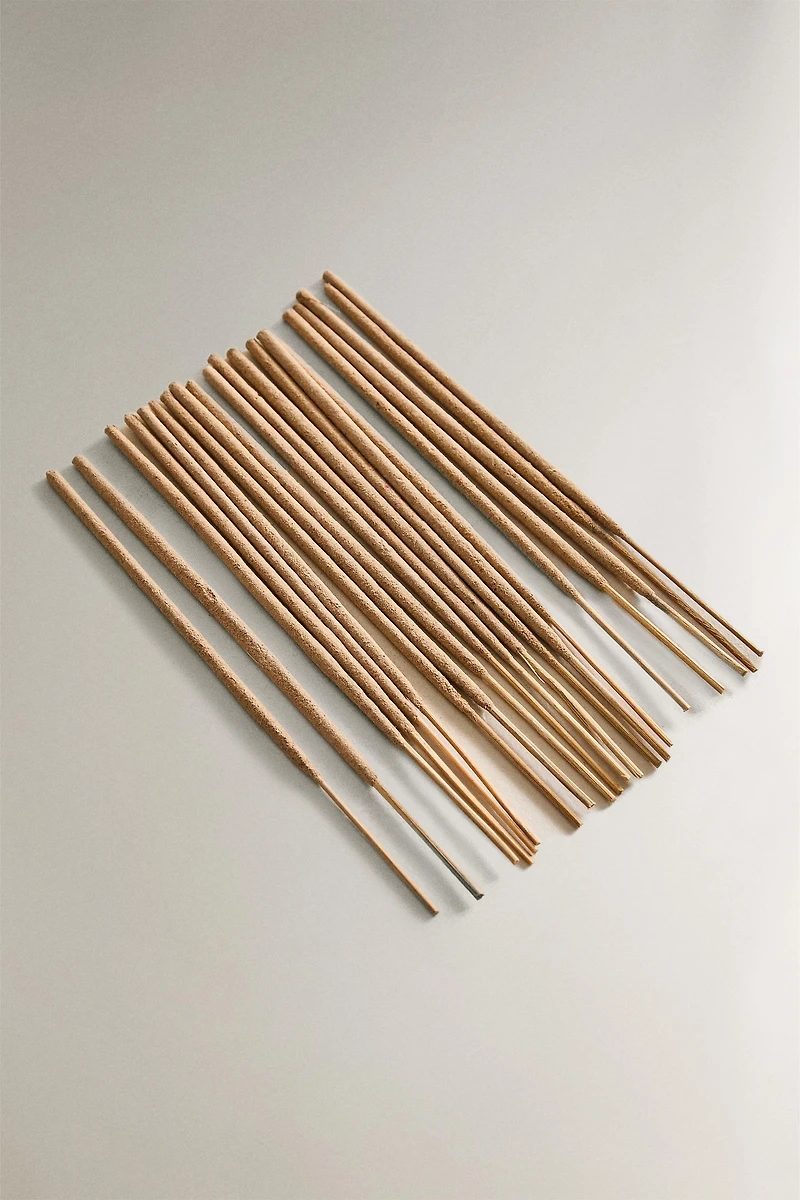 GOLDEN CUIR SCENTED INCENSE STICKS (SET OF 20)