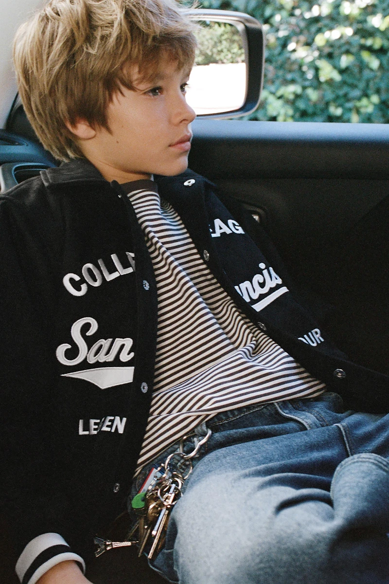 EMBROIDERED TEXT STRIPED HEAVY WEIGHT T-SHIRT