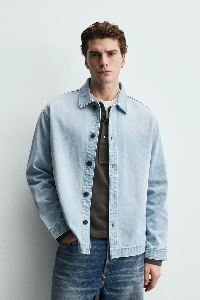 SURCHEMISE EN DENIM DÉLAVÉ