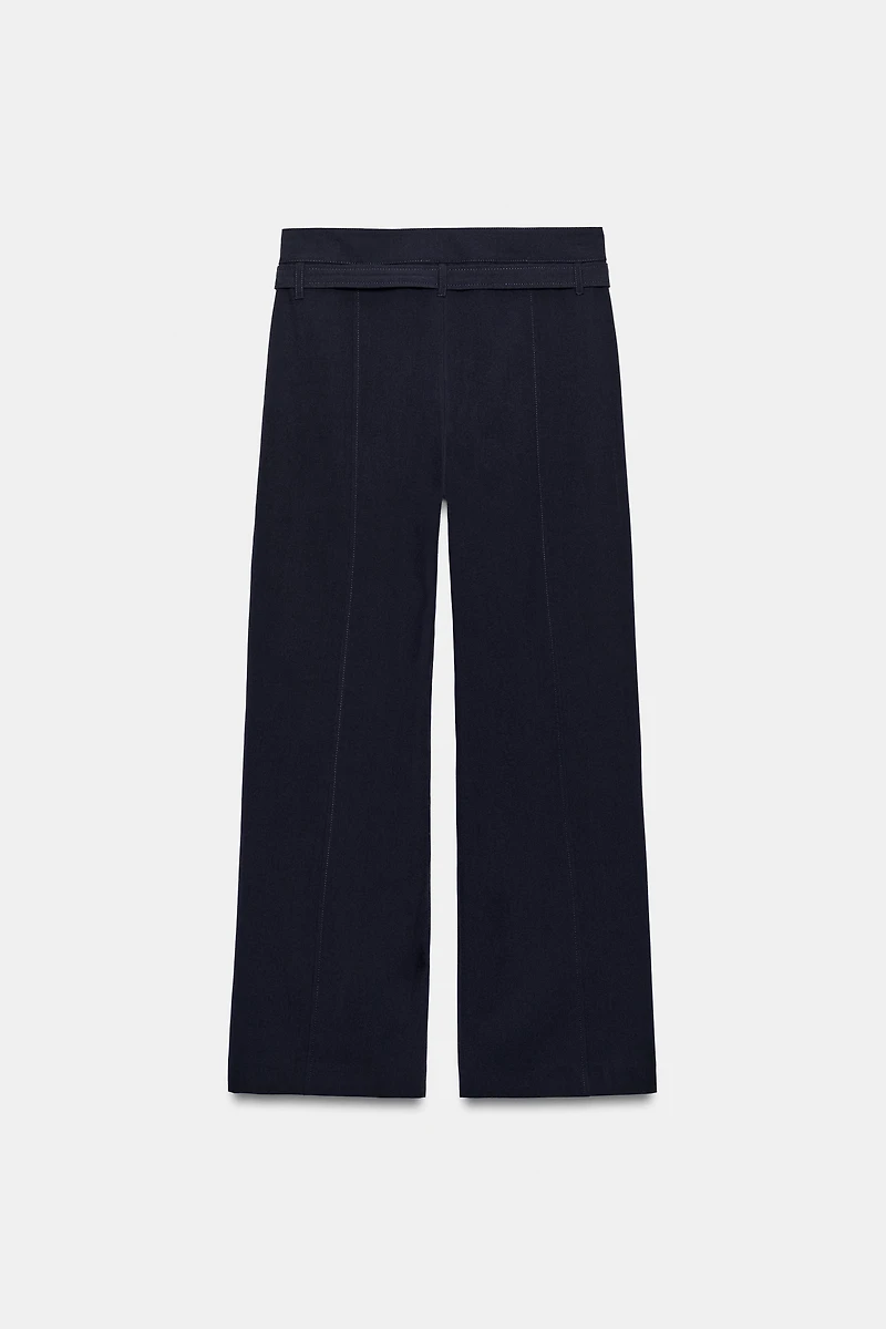 STRAIGHT-LEG TROUSERS WITH CONTRAST BUTTONS