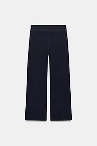 STRAIGHT-LEG TROUSERS WITH CONTRAST BUTTONS