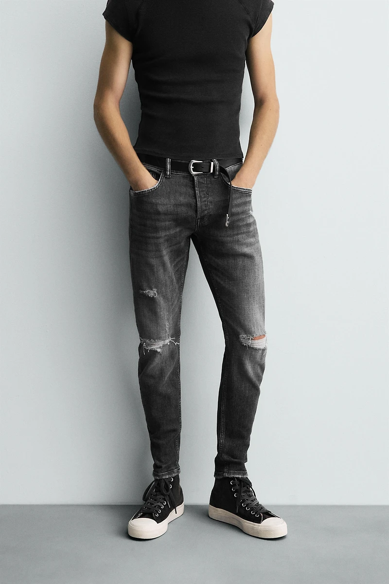 RIPPED SKINNY FIT JEANS