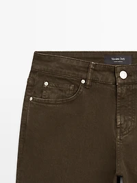 Mid-waist tapered fit jeans