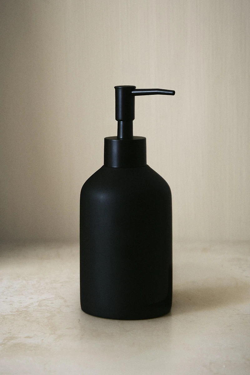 BLACK RESIN SOAP DISPENSER