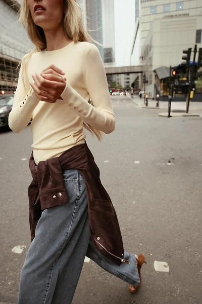 PULL BASIQUE EN MAILLE UNIE