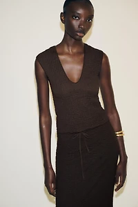 TEXTURED TOP