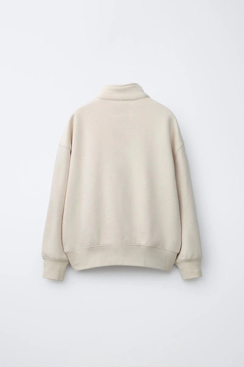 BASIC LABEL SWEATSHIRT