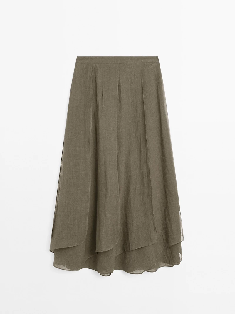 Long flowing skirt with ruffles