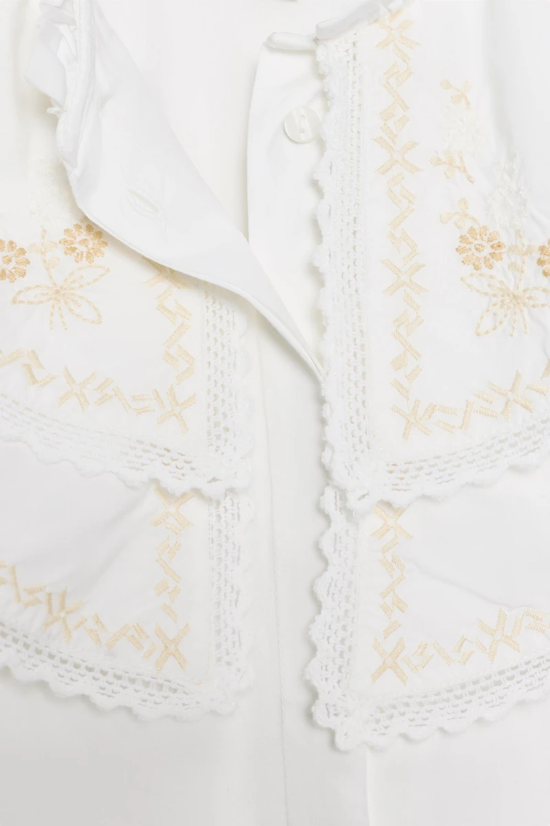 EMBROIDERED PETER PAN COLLAR POPLIN SHIRT