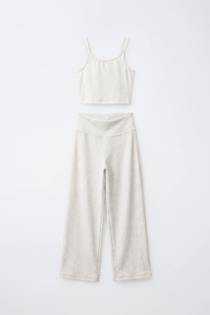 ENSEMBLE CÔTELÉ TOP ET PANTALON DROIT