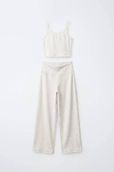 ENSEMBLE CÔTELÉ TOP ET PANTALON DROIT