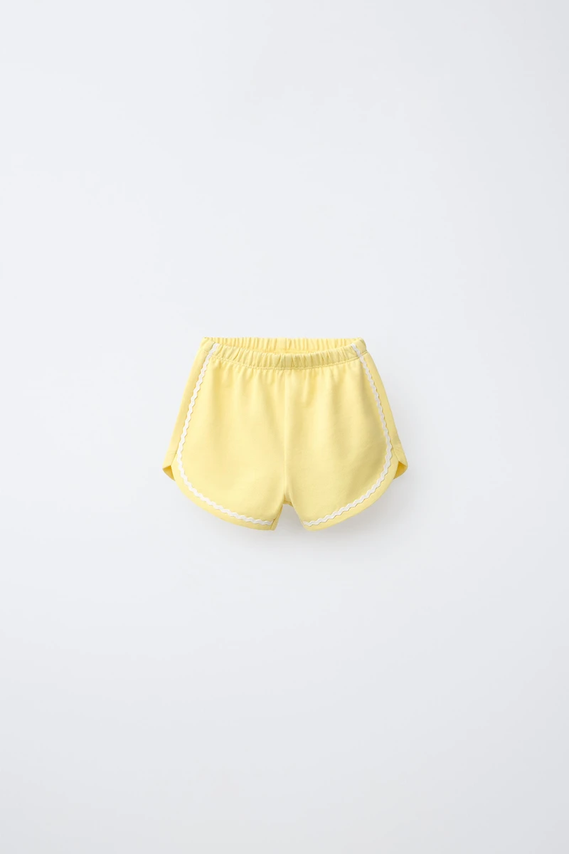 TWO-PACK PLUSH BEACH UMBRELLA & WAVE-TRIM SHORTS