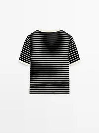 Short sleeve T-shirt with contrast stripes