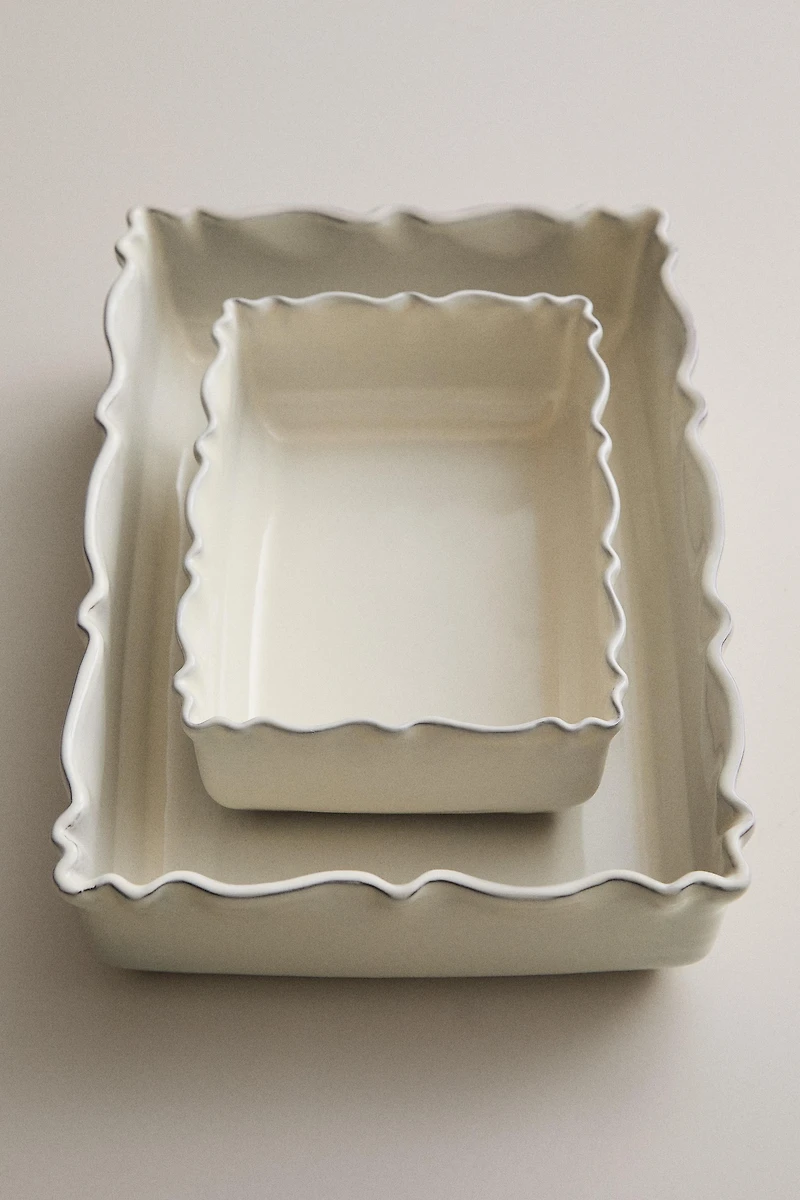 TEXTURED EARTHENWARE OVEN SERVING DISH