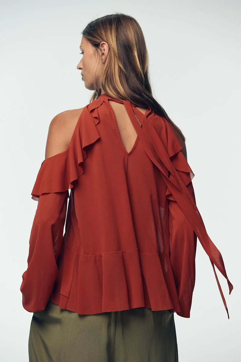 RUFFLED HALTER TOP
