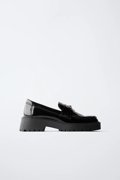 LOAFER WITH METAL DETAIL