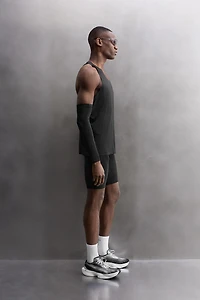 LIGHTWEIGHT TECHNICAL TANK TOP