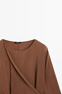Flowing kimono with tie detail