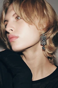 SPARKLY PIECE EARRINGS