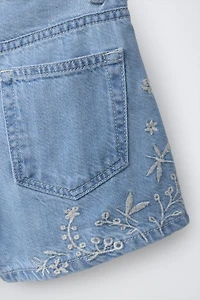 SHORT EN JEAN BRODÉ