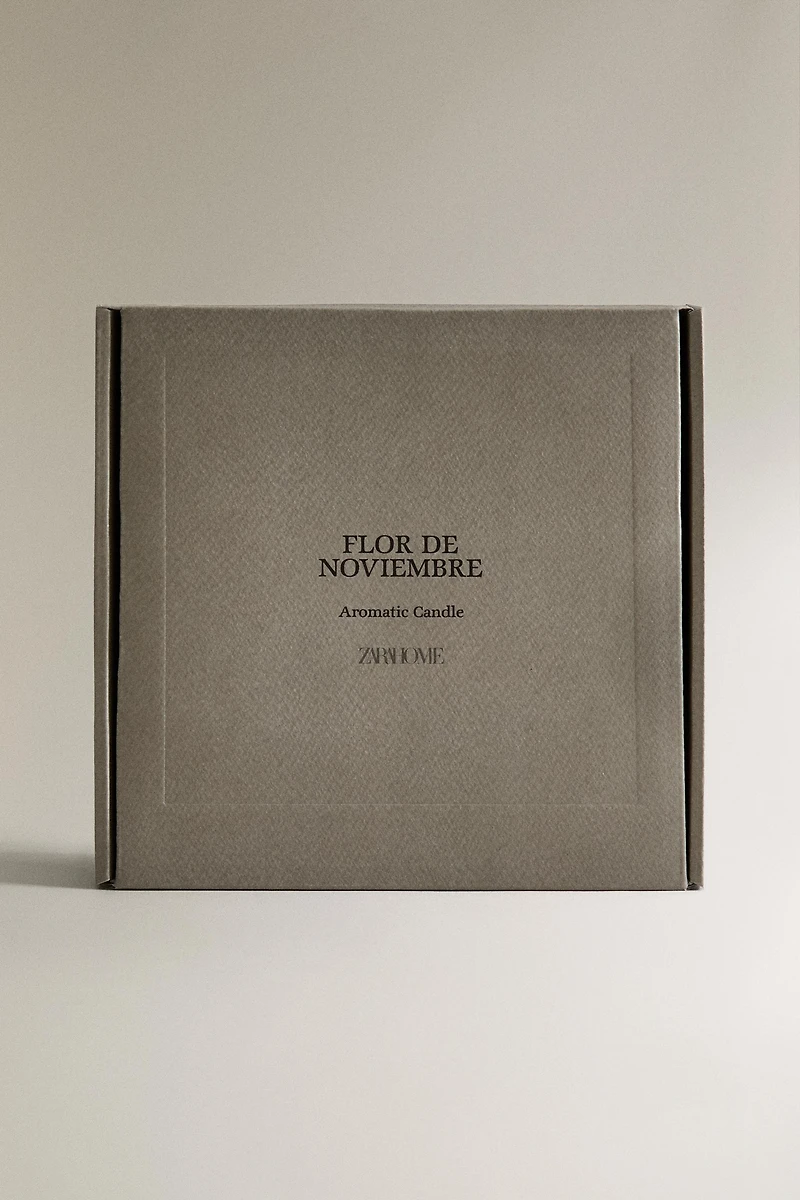 (590 g) BOUGIE PARFUMÉE FLEUR DE NOVEMBRE