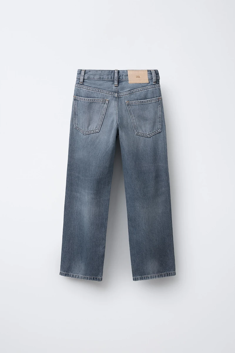STRAIGHT LEG JEANS