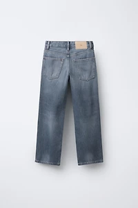 STRAIGHT LEG JEANS