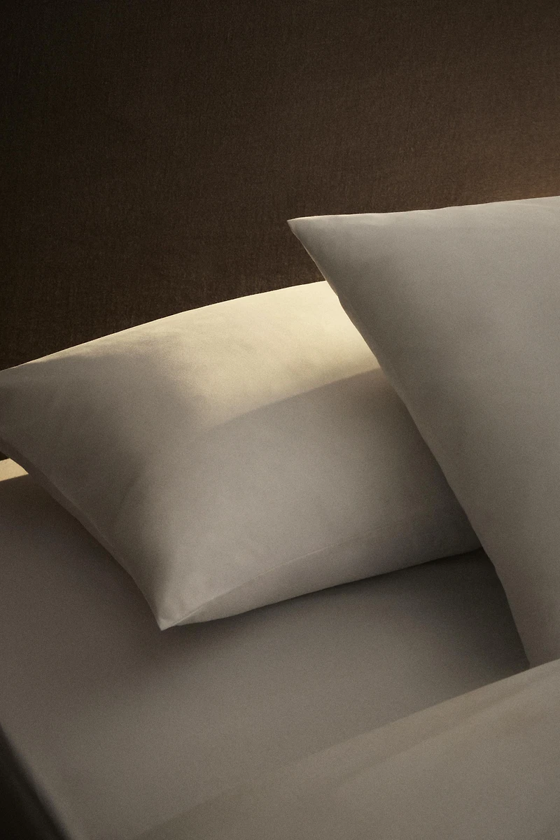 TAIE D’OREILLER PERCALE DE COTON (200 FILS)