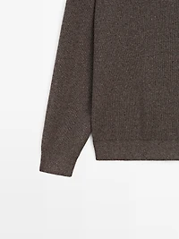 Cotton knit polo sweater with button details