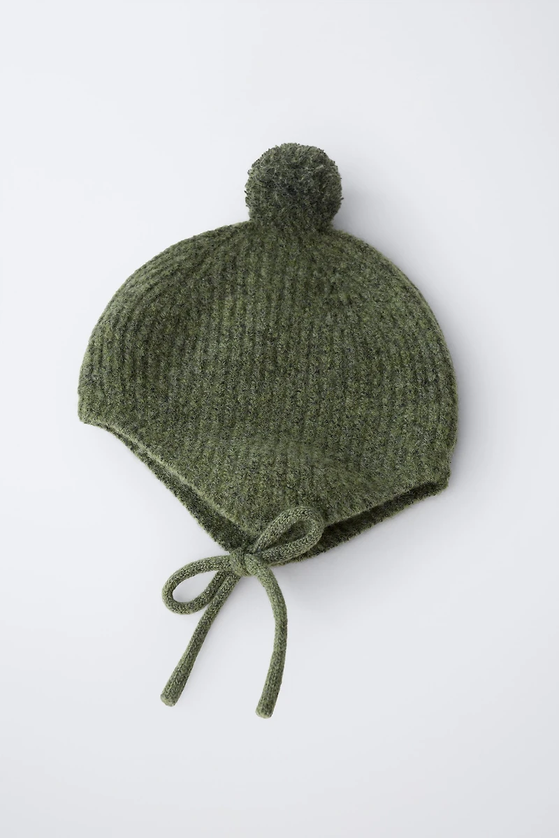 KNIT POMPOM BONNET