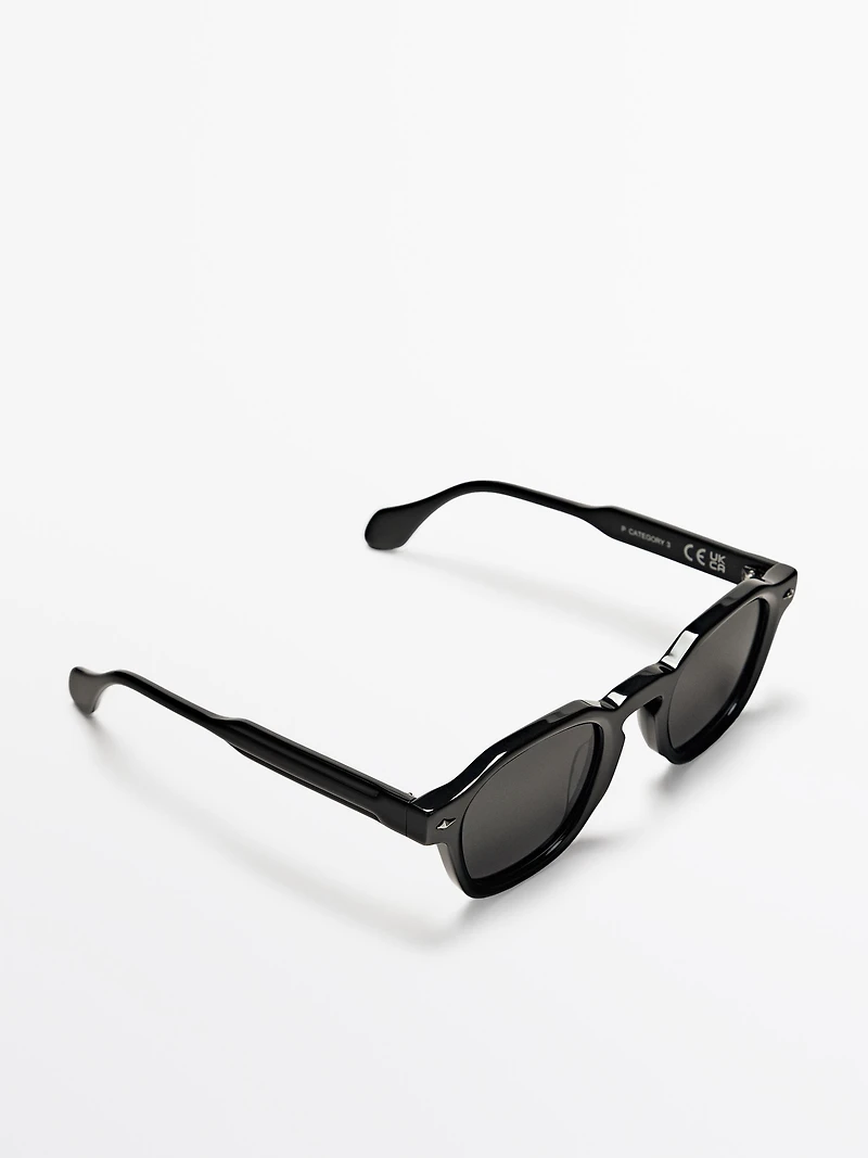 Lunettes de soleil géométriques