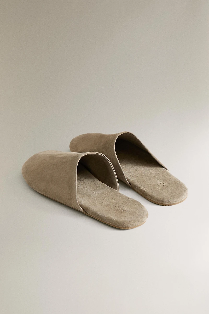 LEATHER MULE SLIPPERS
