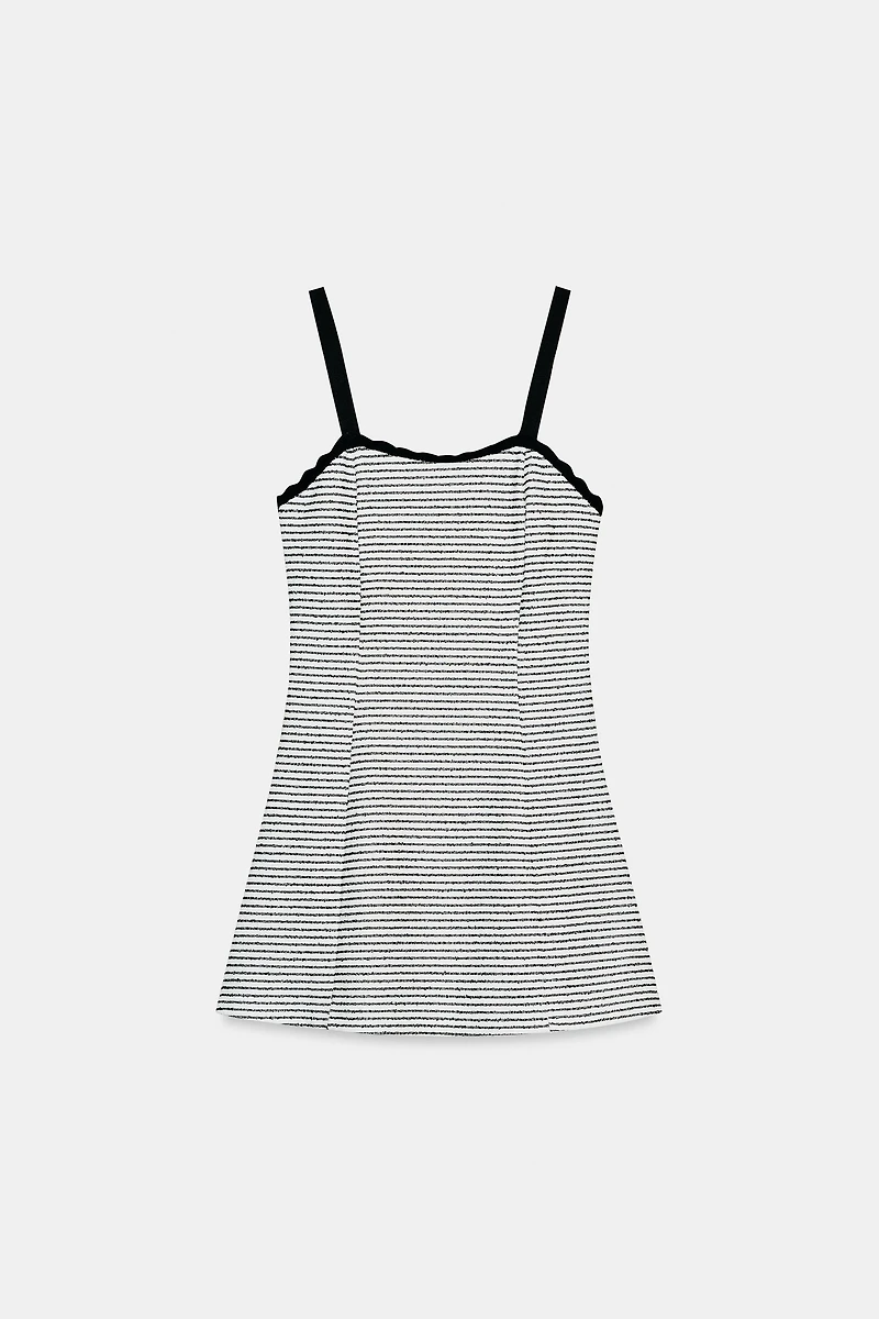 ROBE BOUCLÉE À RAYURES